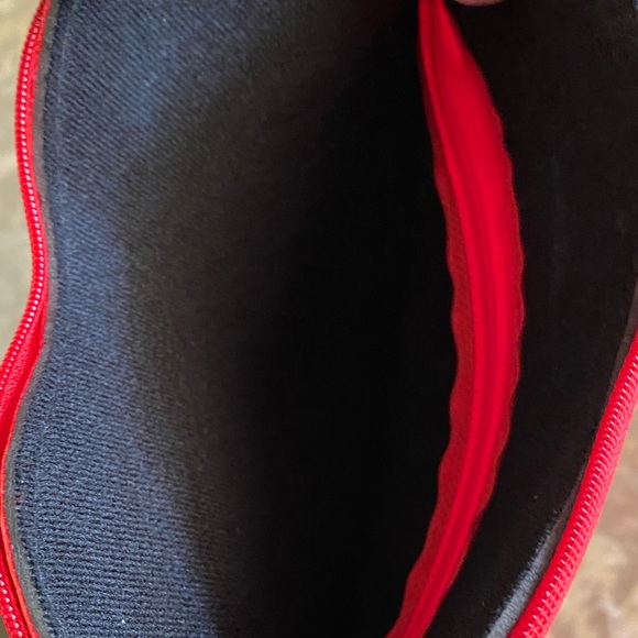 Betsey Johnson Lip-Shaped Red Wristlet - Picture 5 of 8